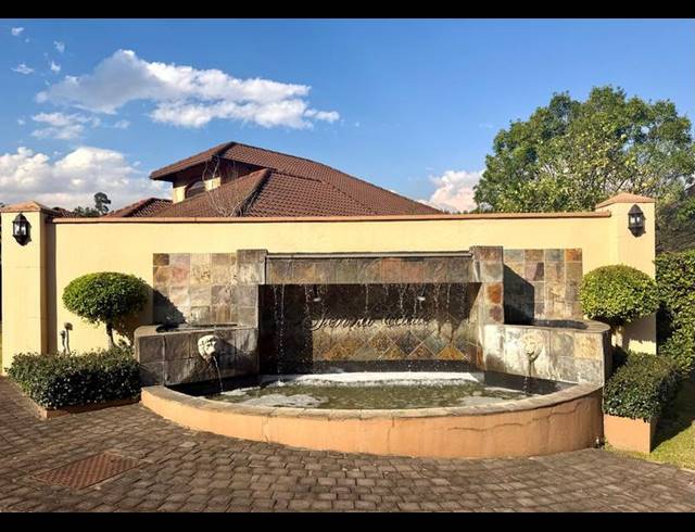 3 BEDROOM TOWNHOUSE FOR SALE IN FERNCLIFFE